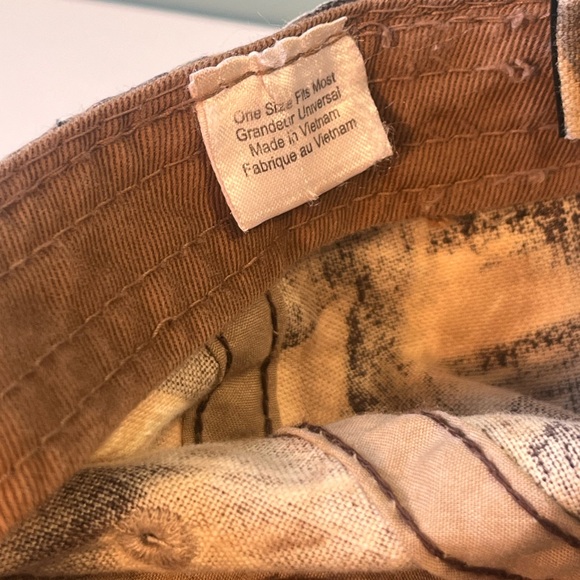 A&E Duck Dynasty distressed hat / cap. Soft and comfortable. Velcro closure. O/S - Picture 5 of 7